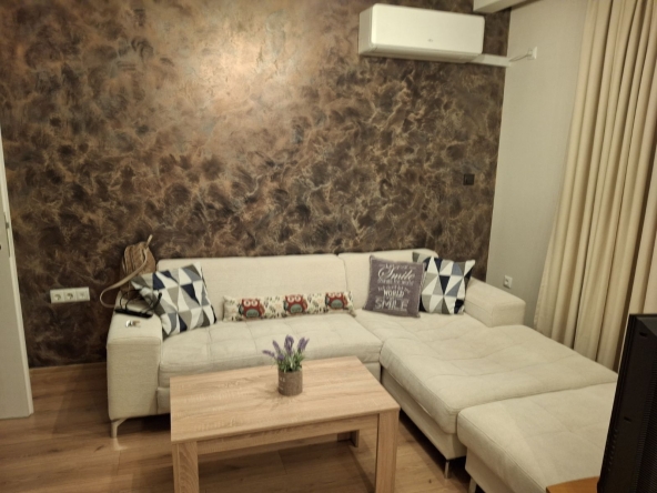 Дава се под наем Двустаен апартамент в Стара Загора, Център - 70 кв.м за 357 € - Снимка #1