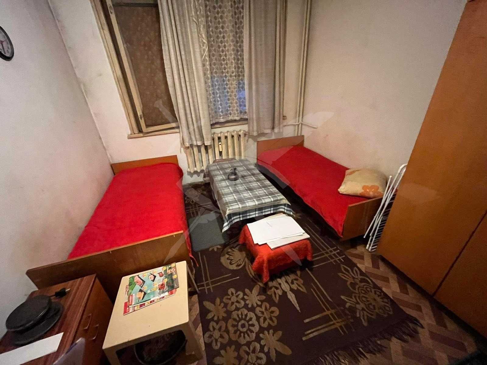 Дава се под наем Едностаен апартамент в Пловдив, Кършияка - 25 кв.м за 169.32 € - Снимка #1