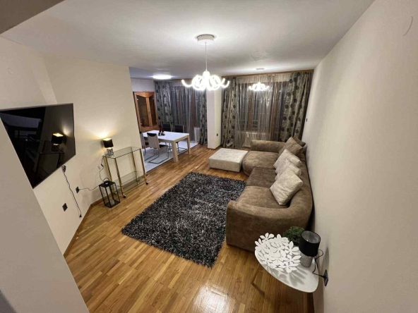 Дава се под наем Тристаен апартамент в София, Лозенец - 100 кв.м за 1196.97 € - Снимка #1