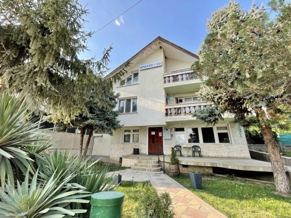 Дава се под наем Къща в Русе, Средна кула - 400 кв.м за 1196.97 € - Снимка #1