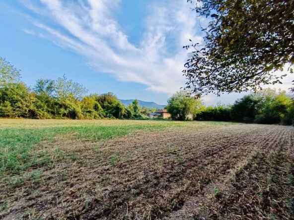 Парцел в с. Къпиново, Област Велико Търново - 1870 кв.м за 6 €/кв.м - Снимка #1