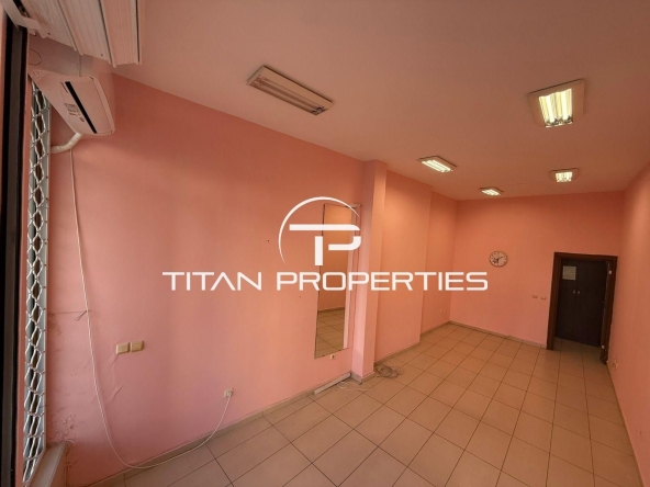 Дава се под наем Магазин в Бургас, Център - 36 кв.м за 248.88 € - Снимка #1