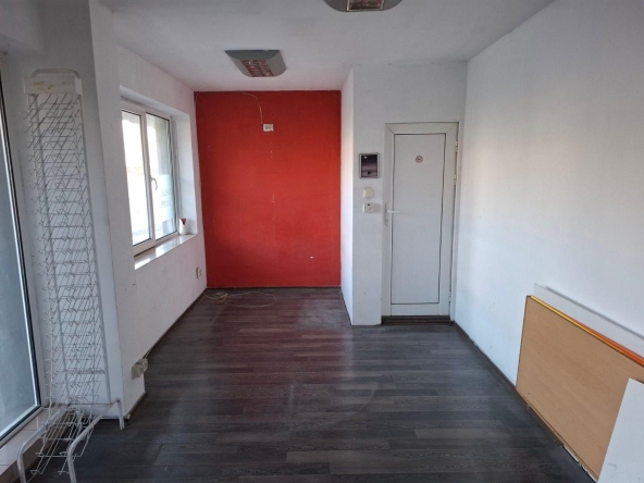 Дава се под наем Магазин в Бургас, Възраждане - 80 кв.м за 498.27 € - Снимка #1