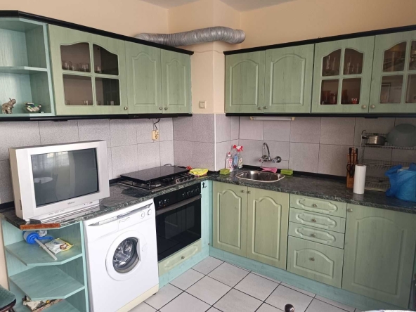 Дава се под наем Двустаен апартамент в Плевен, Широк център - 68 кв.м за 331.5 € - Снимка #1