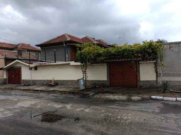 Къща в Гълъбово - 136 кв.м за 371 €/кв.м - Снимка #1