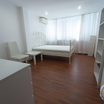 Дава се под наем Тристаен апартамент в Бургас, Център - 80 кв.м за 408 € - Снимка #1