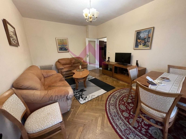 Дава се под наем Тристаен апартамент в Варна, Център - 65 кв.м за 398.82 € - Снимка #1
