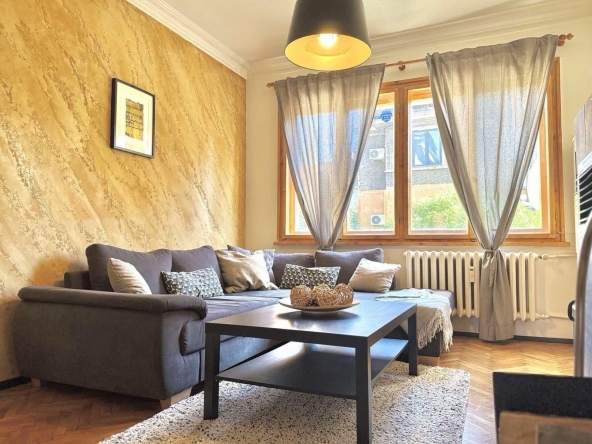 Дава се под наем Тристаен апартамент в София, Център - 94 кв.м за 997.05 € - Снимка #1