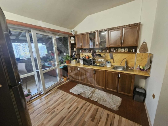 Двустаен апартамент в Пловдив, Кючук Париж - 100 кв.м за 612 €/кв.м - Снимка #1