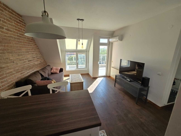 Дава се под наем Двустаен апартамент в София, Център - 72 кв.м за 535.5 € - Снимка #1