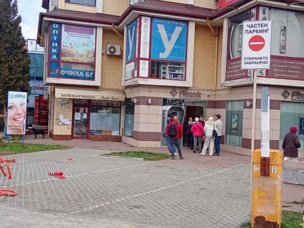 Дава се под наем Гараж / Паркомясто в София, Люлин 8 - 20 кв.м за 74.46 € - Снимка #1