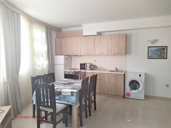 Дава се под наем Тристаен апартамент в Несебър - 108 кв.м за 305.49 € - Снимка #1