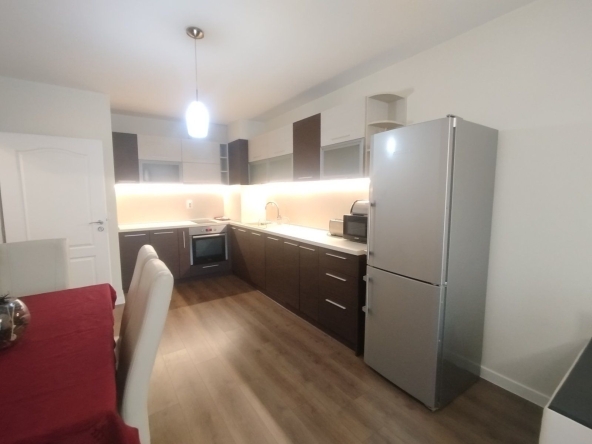 Дава се под наем Двустаен апартамент в Варна, Възраждане 3 - 65 кв.м за 448.8 € - Снимка #1