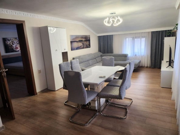 Дава се под наем Тристаен апартамент в Бургас, Ветрен - 100 кв.м за 797.64 € - Снимка #1