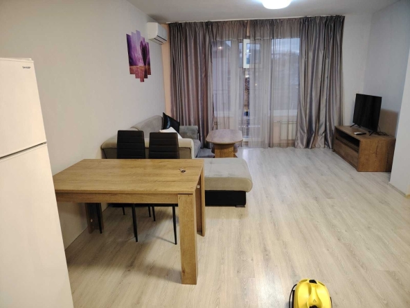 Дава се под наем Двустаен апартамент в София, Хиподрума - 89 кв.м за 747.66 € - Снимка #1