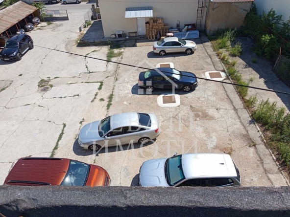 Дава се под наем Гараж / Паркомясто в Русе, Търговия на едро - 8 кв.м за 31.62 € - Снимка #1