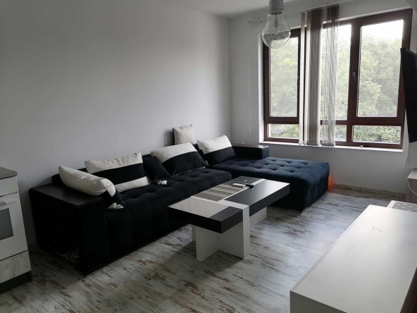 Дава се под наем Двустаен апартамент в Пловдив, Гагарин - 50 кв.м за 340 € - Снимка #1