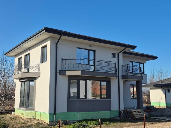 Къща в с. Златитрап, Област Пловдив - 263 кв.м за 689 €/кв.м - Снимка #1