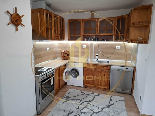 Дава се под наем Тристаен апартамент в Варна, Цветен квартал - 85 кв.м за 448.8 € - Снимка #1