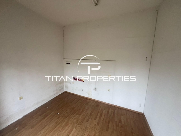 Дава се под наем Магазин в Бургас, Център - 15 кв.м за 219.3 € - Снимка #1