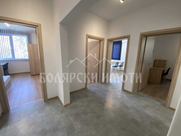 Дава се под наем Офис в Велико Търново, Център - 100 кв.м за 448.8 € - Снимка #1