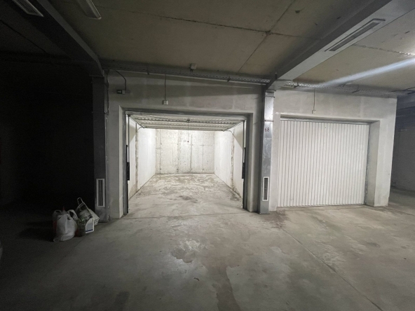 Дава се под наем Гараж / Паркомясто в Перник, Ладовица - 20 кв.м за 127.5 € - Снимка #1