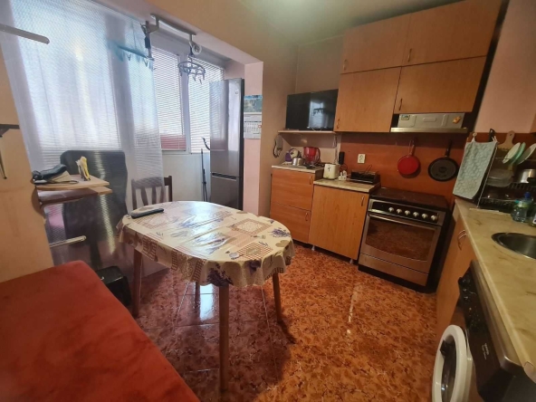 Дава се под наем Тристаен апартамент в София, Овча купел 1 - 85 кв.м за 648.21 € - Снимка #1