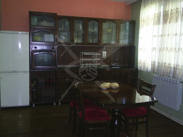 Етаж от къща в Пловдив, Мараша - 200 кв.м за 1500 €/кв.м - Снимка #1