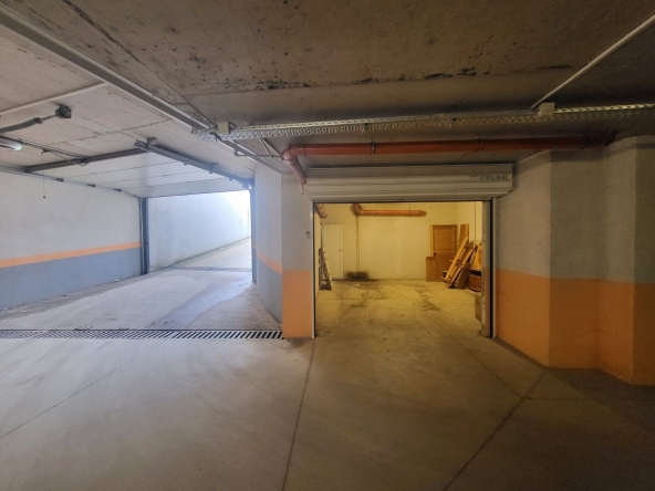 Дава се под наем Гараж / Паркомясто в София, Дървеница - 67 кв.м за 85782.51 € - Снимка #1