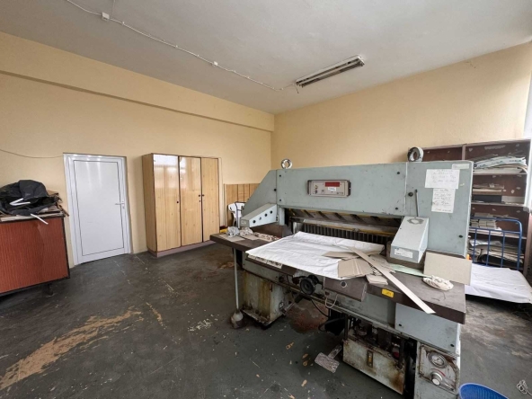 Промишлена сграда в Русе, Родина 1 - 70 кв.м за 451 €/кв.м - Снимка #1