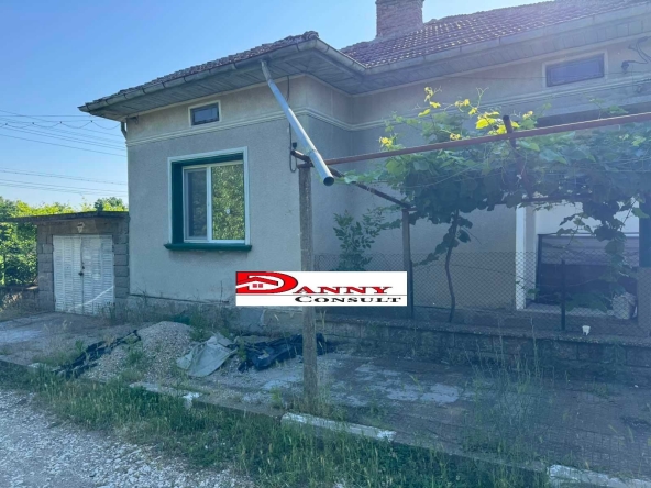 Къща в Велико Търново, Акация - 120 кв.м за 128 €/кв.м - Снимка #1