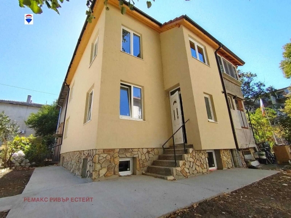 Къща в Русе, Здравец - 190 кв.м за 698 €/кв.м - Снимка #1