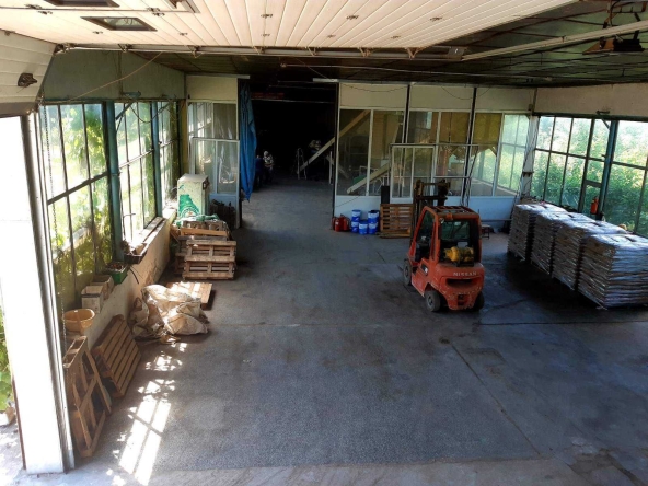 Промишлена сграда в Севлиево - 912 кв.м за 148 €/кв.м - Снимка #1