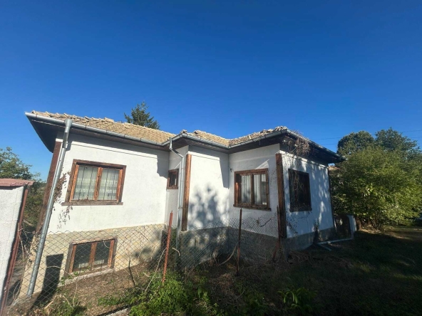 Къща в с. Долец, Област Търговище - 100 кв.м за 536 €/кв.м - Снимка #1