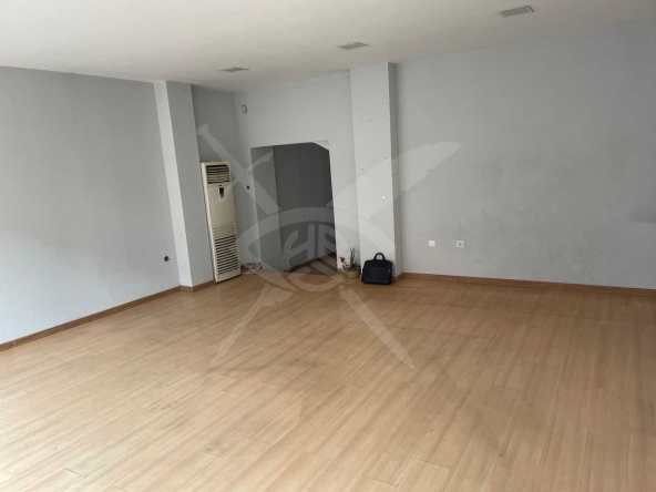 Магазин в Пловдив, Централна гара - 86 кв.м за 1453 €/кв.м - Снимка #1