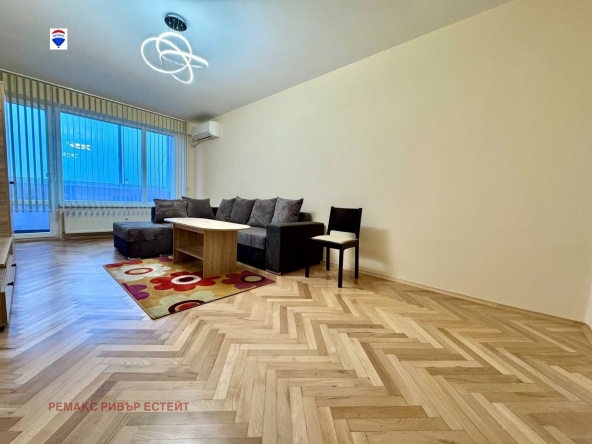 Дава се под наем Тристаен апартамент в Русе, Здравец - 82 кв.м за 408.51 € - Снимка #1