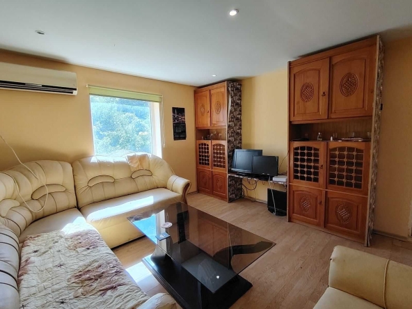 Къща в с. Староселци, Област Плевен - 170 кв.м за 84 €/кв.м - Снимка #1