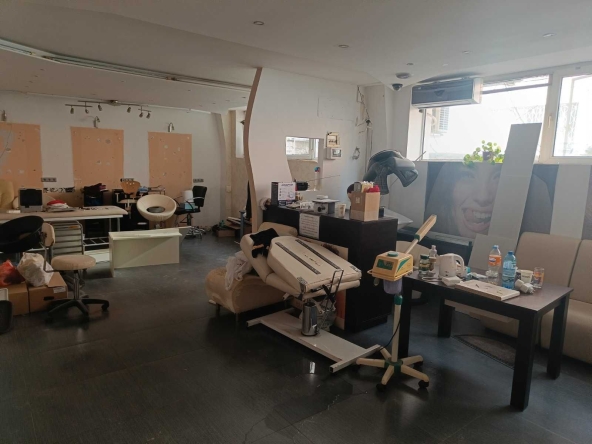 Магазин в Казанлък - 55 кв.м за 1159 €/кв.м - Снимка #1