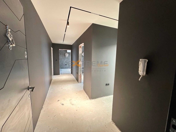 Тристаен апартамент в Варна, Централна поща - 116 кв.м за 1626 €/кв.м - Снимка #1