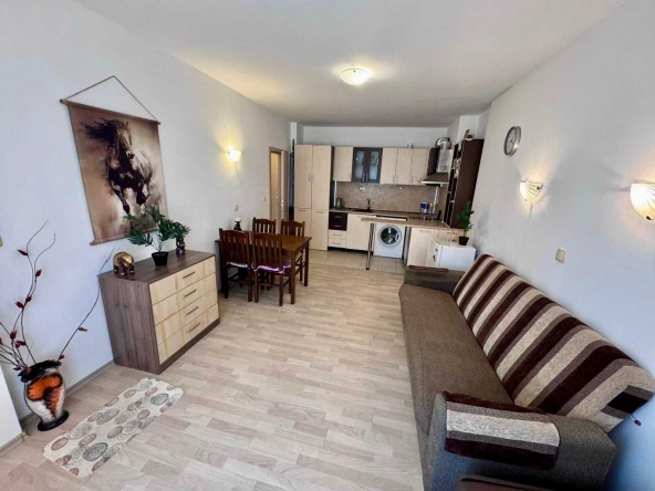 Двустаен апартамент в к.к. Слънчев бряг - 60 кв.м за 662 €/кв.м - Снимка #1