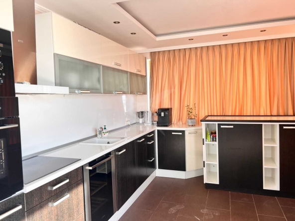 Мезонет в Свети Влас - 162 кв.м за 1946 €/кв.м - Снимка #1