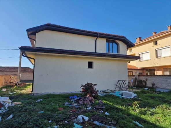 Къща в с. Калояново, Област Пловдив - 184 кв.м за 444 €/кв.м - Снимка #1