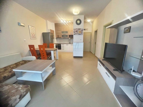 Двустаен апартамент в к.к. Слънчев бряг - 70 кв.м за 900 €/кв.м - Снимка #1