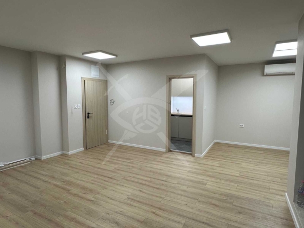 Дава се под наем Офис в Пловдив, Мараша - 50 кв.м за 448.8 € - Снимка #1