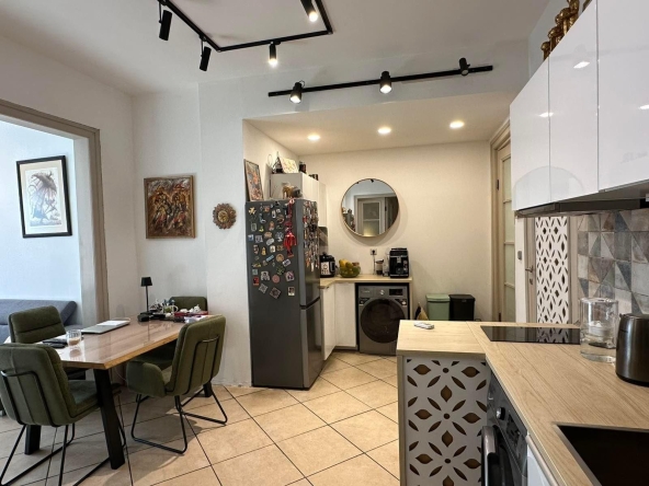 Четиристаен апартамент в София, Център - 135 кв.м за 2184 €/кв.м - Снимка #1