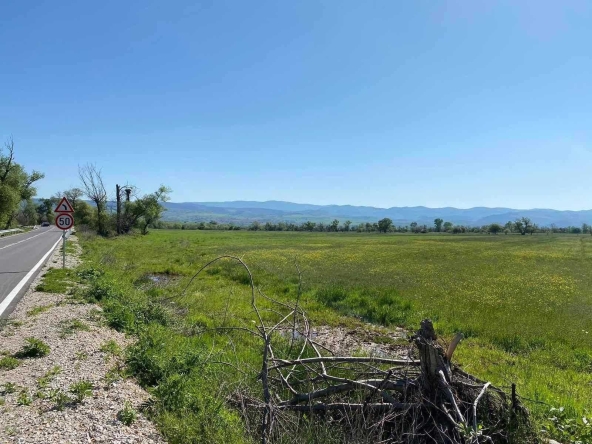 Парцел в Долна баня - 150000 кв.м за 1 €/кв.м - Снимка #1