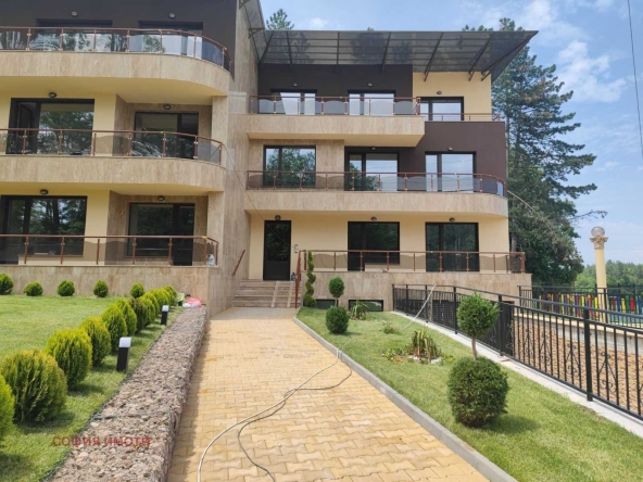 Тристаен апартамент в София, Обеля 1 - 135 кв.м за 1238 €/кв.м - Снимка #1