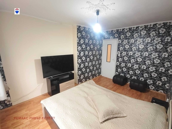 Етаж от къща в Русе, Дружба 2 - 151 кв.м за 422 €/кв.м - Снимка #1