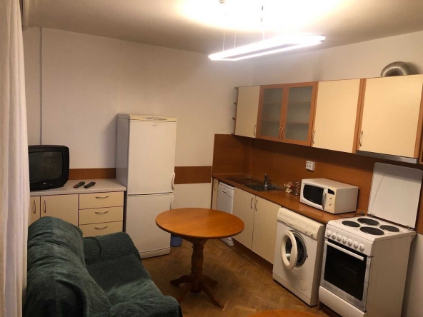 Дава се под наем Двустаен апартамент в София, Красно село - 65 кв.м за 348.84 € - Снимка #1