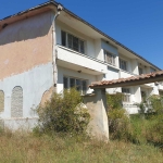 Хотел в с. Левски, Област Пазарджик - 700 кв.м за 56 €/кв.м - Снимка #1